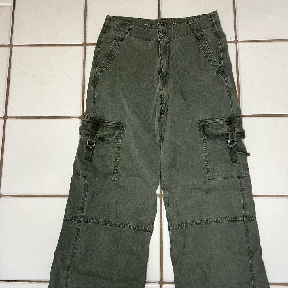 American Eagle Outfitters Olive Wide Leg Cargo Pants - Picture 4 of 7